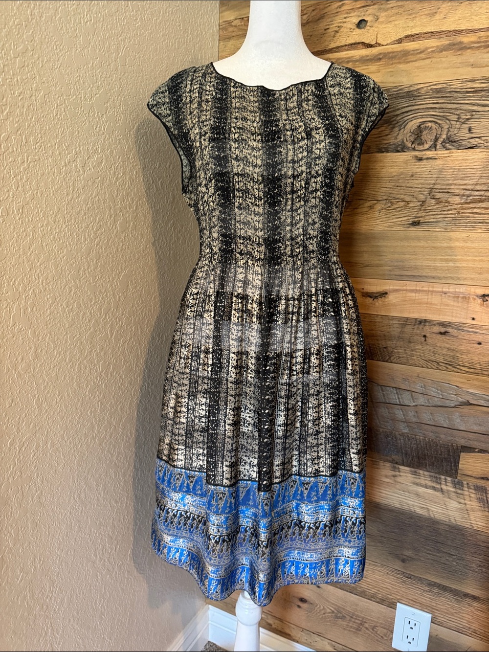 EUC Women’s Studio M Dress